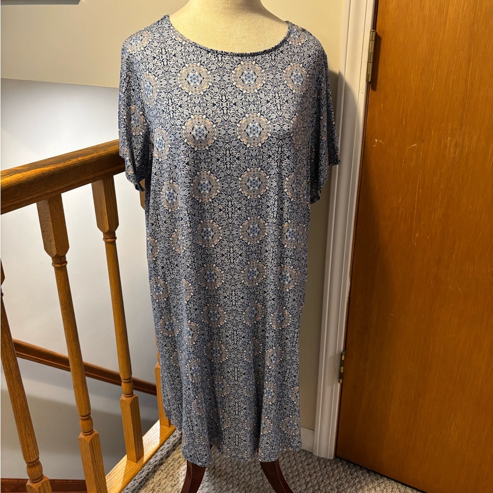 Tahari Woman Blue and White Patterned Midi Dress